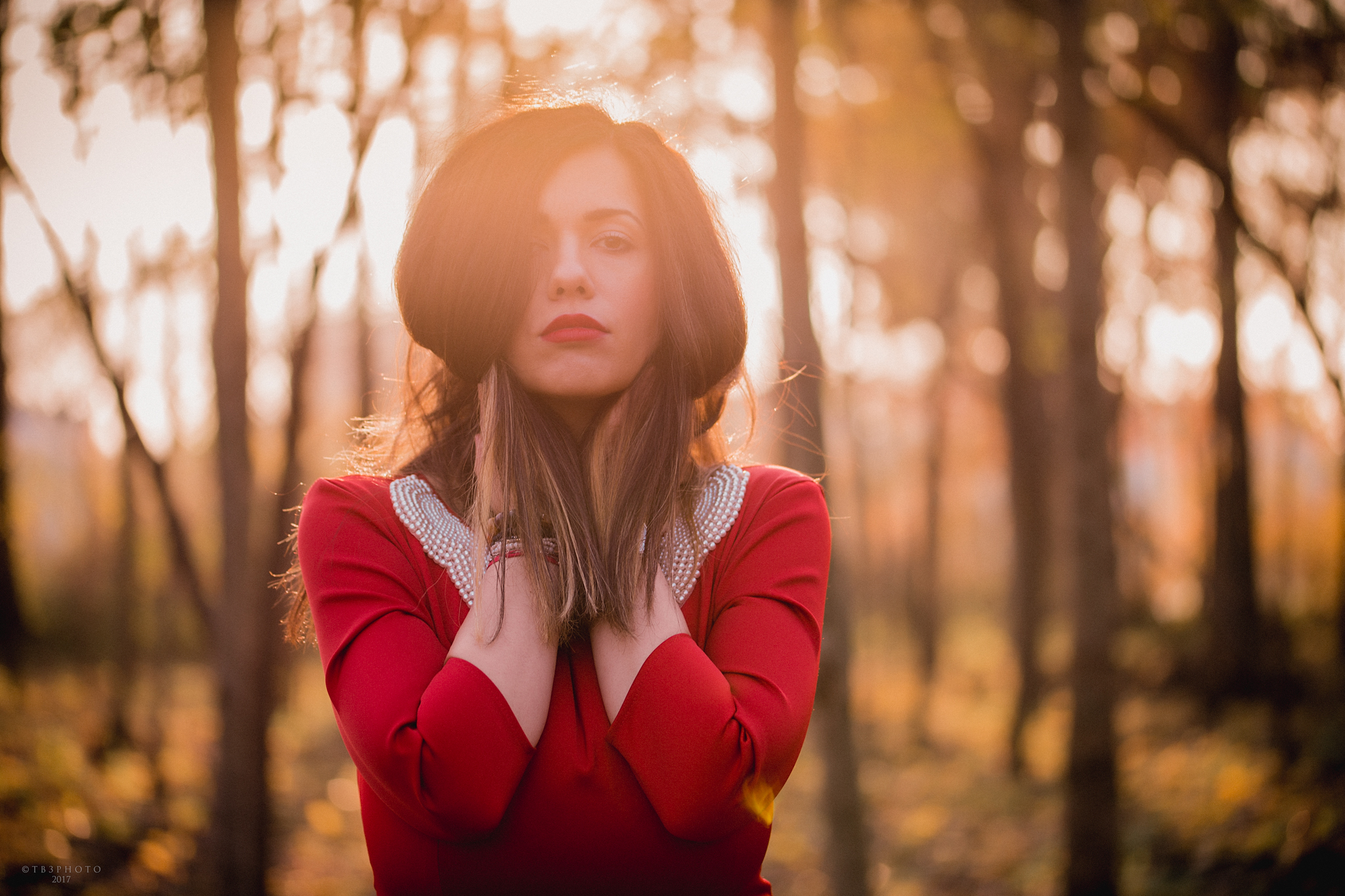 rahau.ro photography woman portrait beauty lifestyle forest sunset reddress