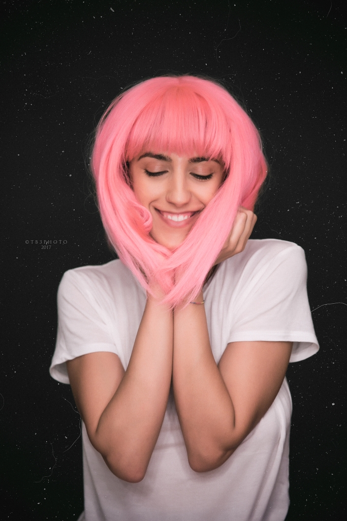 rahau.ro photography woman portrait studio beauty ringlight pink wig