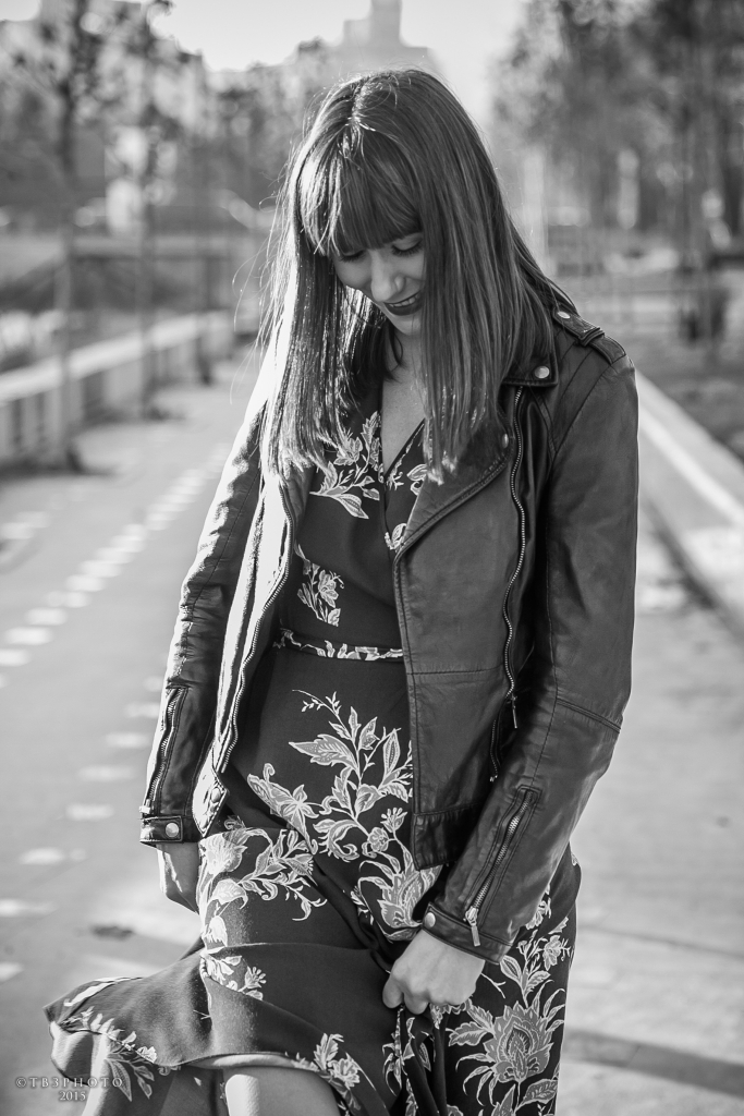 rahau.ro photography woman portrait beauty lifestyle street sunlight blackandwhite