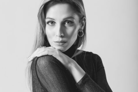 rahau_ro_portrait_studio_woman_lifestyle_bodysuit_bnw_2 rahau.ro, studio, woman, black and white, bodysuit, white background, classic portrait, beauty, natural